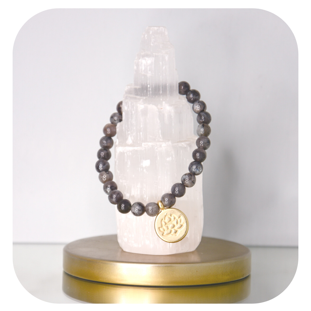 Labradorit-Mala-Armband mit Lotusanhänger | Stein der Magie | Handgefertigt in Österreich