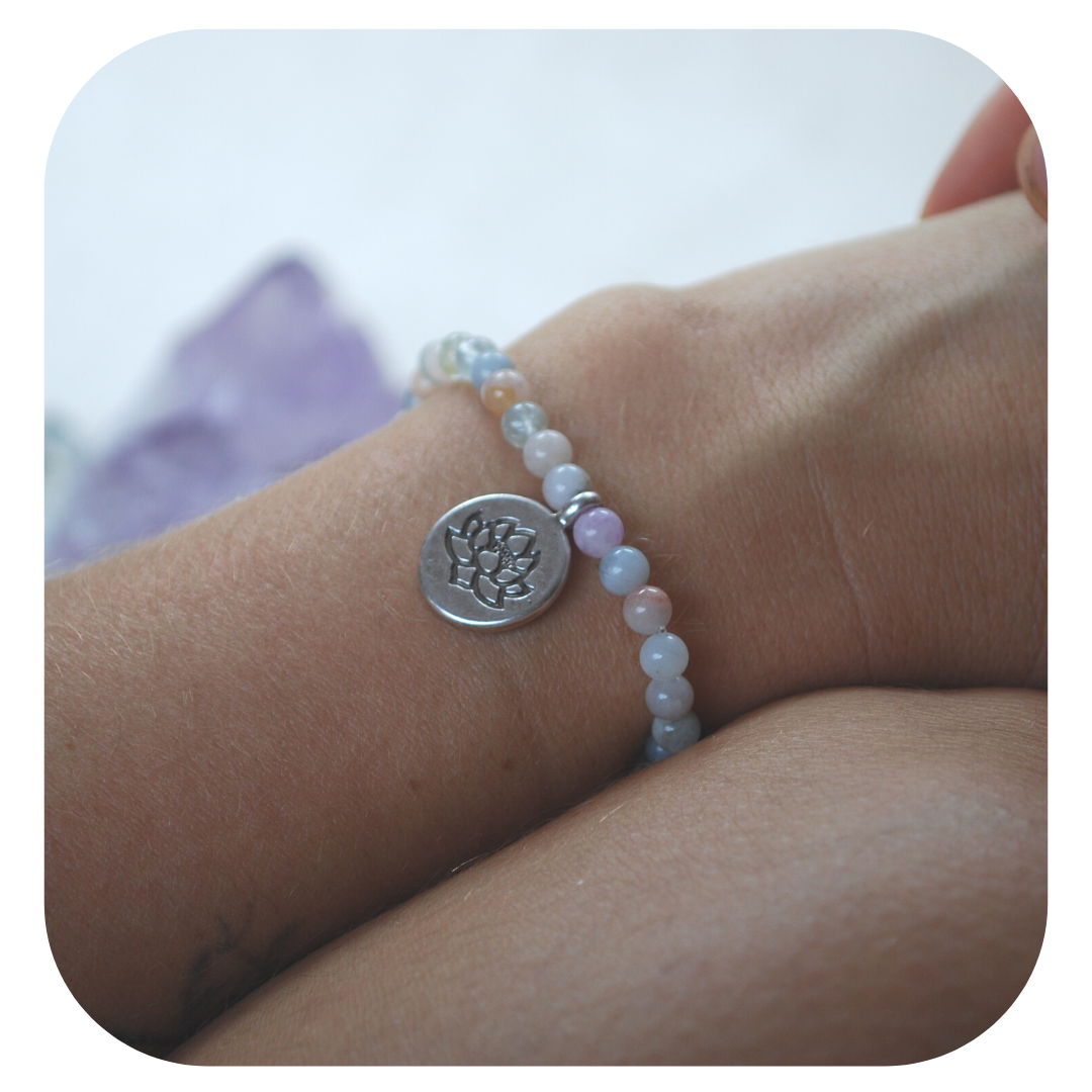 Morganit-Mala-Armband mit Lotusanhänger | Stein der Liebe | Handgefertigt in Österreich