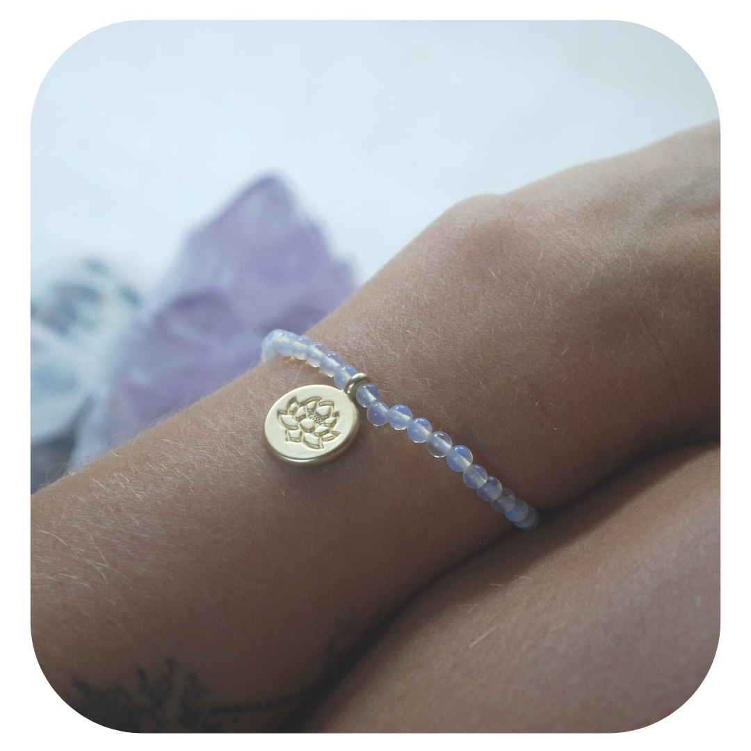 Opalit-Mala-Armband mit Lotusanhänger | Stein des emotionalen Gleichgewichts | Handgefertigt in Österreich